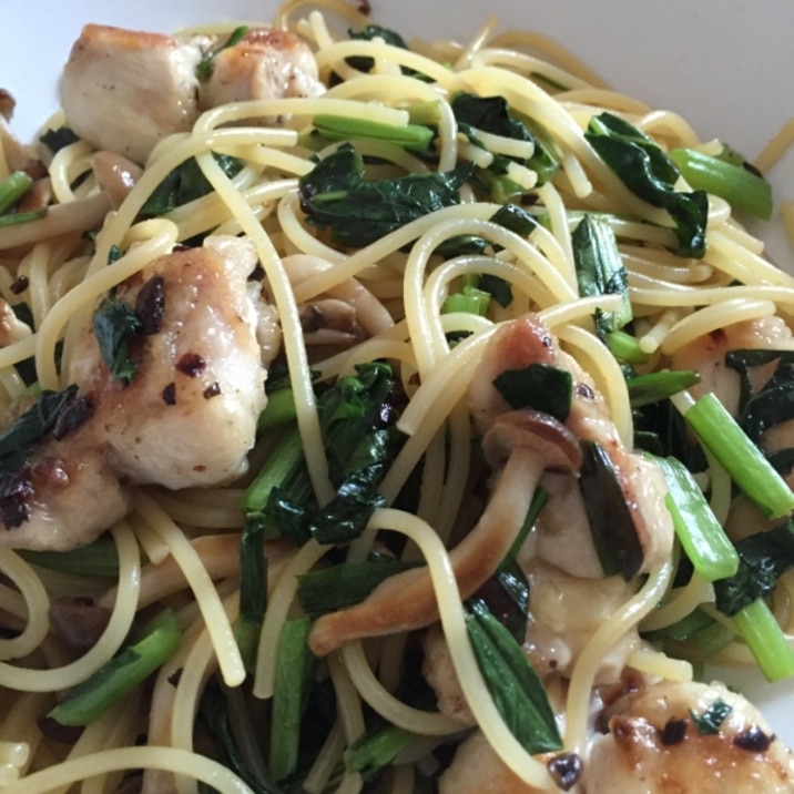 鶏もも肉と小松菜の和風パスタ レシピ 作り方 By Nitamago14 楽天レシピ